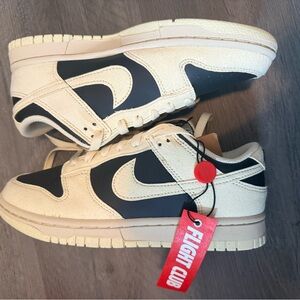 Nike Dunk Low Sneakers